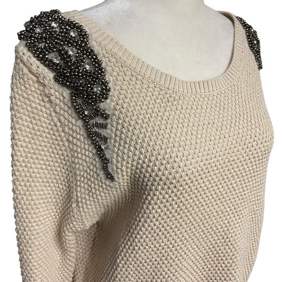 Gibson Latimer Women’s Knit Cream Sweater Size M Embellished Beaded Shoulders - Picture 7 of 16